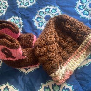 Baby girls hand crotched beanie and booties